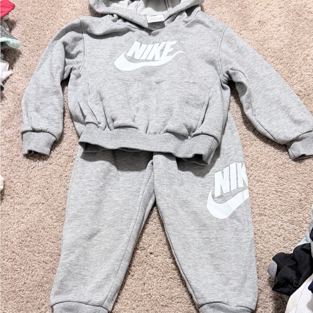 Nike Kids Gray Sweatpants & Hoodie Set